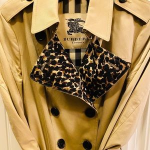 Burberry classic color limited addition trench